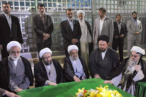 رئیس قوه قضائیه در مرقد مطهر حضرت امام خمینی