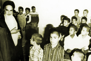 حضور امام خمینی در دبستان