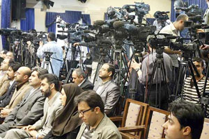 صدور کارت خبرنگاران و تصویر برداران مراسم 14 خرداد 