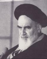 امام در حال سخنرانی در حسینیه جماران