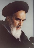 امام در حال سخنرانی در حسینیه جماران