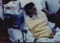 امام در بیمارستان قلب جماران در حال خوردن غذا