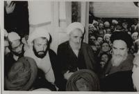 دیدار مردم با امام در قم پس از آزادی از زندان