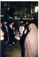 امام در حال نماز در حرم حضرت علی (ع) در نجف