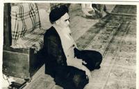 امام در مسجد در نجف