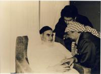 دیدار یاسر عرفات با امام در بیمارستان قلب تهران