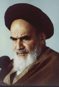 امام در حال سخنرانی در حسینیه جماران