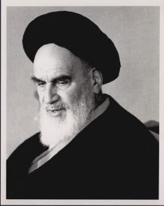 امام در حال سخنرانی در حسینیه جماران