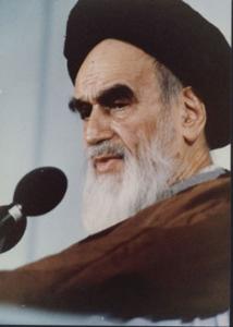 امام در حال سخنرانی در حسینیه جماران