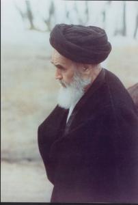 امام در حال عبور در نوفل لوشاتو