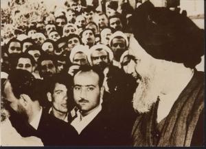دیدار مردم با امام در قم پس از آزادی از زندان