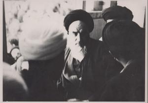 دیدار مردم با امام در قم پس از آزادی از زندان