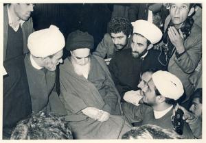 دیدار خبرنگاران با امام در مدرسه علوی