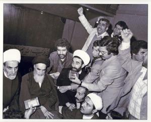 دیدار خبرنگاران با امام در مدرسه علوی