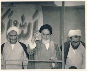 دیدار مردم با امام در حسینیه جماران