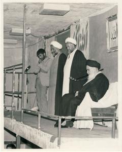 دیدار مردم با امام در حسینیه جماران