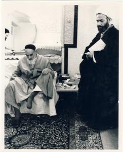 امام در اتاق خود در جماران