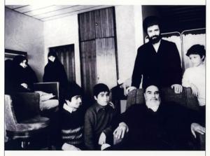 امام در بیمارستان قلب در تهران با حضور اعضای خانواده