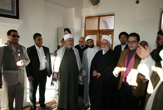 گزارش تصویری بازدید شرکت کنندگان درهمایش تقرب مذاهب اسلامی  از بیت تاریخی امام(ره)