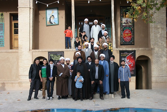 بازدید جمعی از شاگردان یادگار امام از بیت و زاد گاه امام در خمین