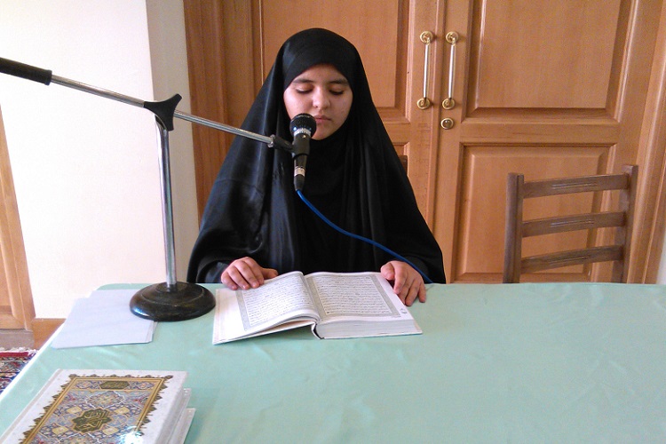  برنامه رو خوانی قرآن کریم در مجتمع فرهنگی یادگار امام در بیت تاریخی امام (ره)برگزار شد