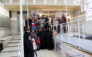 بازدید گردشگران نوروزی از بیت و نگارستان امام خمینی(ره) در جماران
