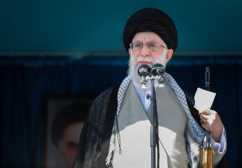 حضور سبز امام در رژه نیروهای دانشگاه افسری امام حسین(ع)