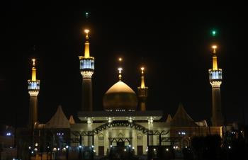 عزاداری ایام شهادت حضرت زهرا (س) در حرم مطهر امام