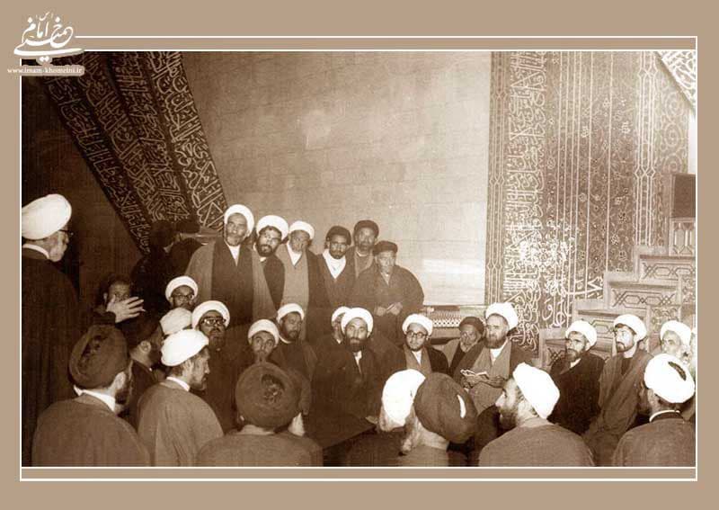 مقایسه دقیق فیلم کامل بیانات امام و کلیپ تقطیع شده در فضای مجازی در باره حضور روحانیون در پست های سیاسی