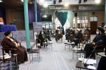 گزارش کامل از برگزاری نشست گفت و گوی بین نسلی «آرمان های امام خمینی و جوانان امروز» در حسینیه جماران؛ سرپرست موسسه: اصلی ترین سیاست های مؤسسه تنظیم و نشر آثار امام ایجاد گفت و گو با نسل جوان است