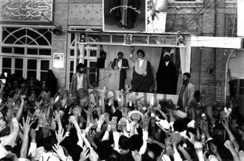 خودسامانی و استقلال حوزه های علمیه؛ امام خمینی: قیام برای نظام دادن به‏‎ ‎‏حوزه ها لازم و ضروری است