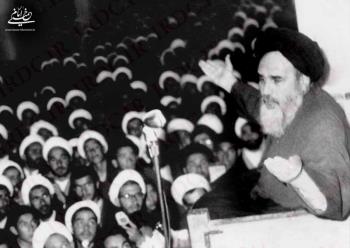 تصویب لایحه کاپیتولاسیون و فریاد اعلام خطر امام