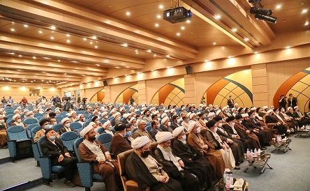  گزارش تصویری افتتاح نمایشگاه حضور صد ساله خورشید در قم (۲) 
