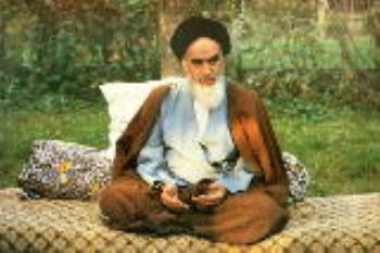 در منظر امام خمینی دین اسلام واجد رهنمودها و دستورات لازم برای پاسخگویی به نیاز انسان در مسیر سعادت و خوشبختی است