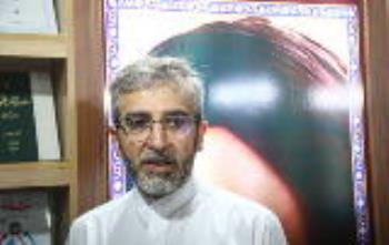 معاون سیاسی وزیر امور خارجه و رئیس تیم مذاکره کننده ایران در بازدید از غرفه موسسه در نمایشگاه بین المللی کتاب تهران: وجه ممیز امام بنیانگذاری یک ساختار حکمرانی بر اساس تفکر دینی است 