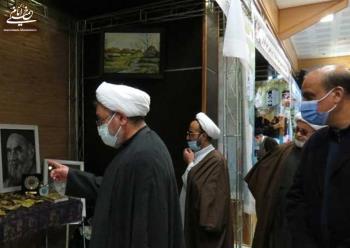 بازدید مدیر نمایندگی موسسه قم از نمایشگاه فرهنگی هنری «بانوی مهر»