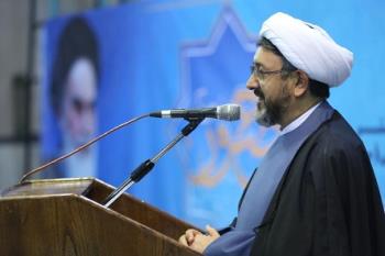 با حضور خانم دکتر طباطبایی، شب شعر «حضور» در حسینیه جماران برگزار شد