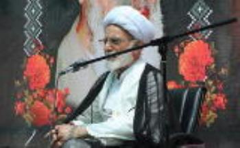 دری نجف آبادی: امام راحل راه را به ما نشان داد و یاد داد که "ما می توانیم"