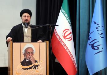 سید حسن خمینی: در کنار دینداری باید به اخلاق هم توجه کنیم