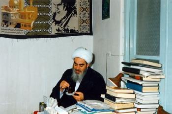  آیت الله العظمی فاضل لنکرانی اولین کسی بود که متن درسی امام را دست مایه تدریس خود قرار داد 