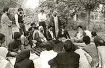 پاسخ امام خمینی به سوال خبرنگار روزنامه لوموند در باره آزادی زنان در اسلام چه بود؟