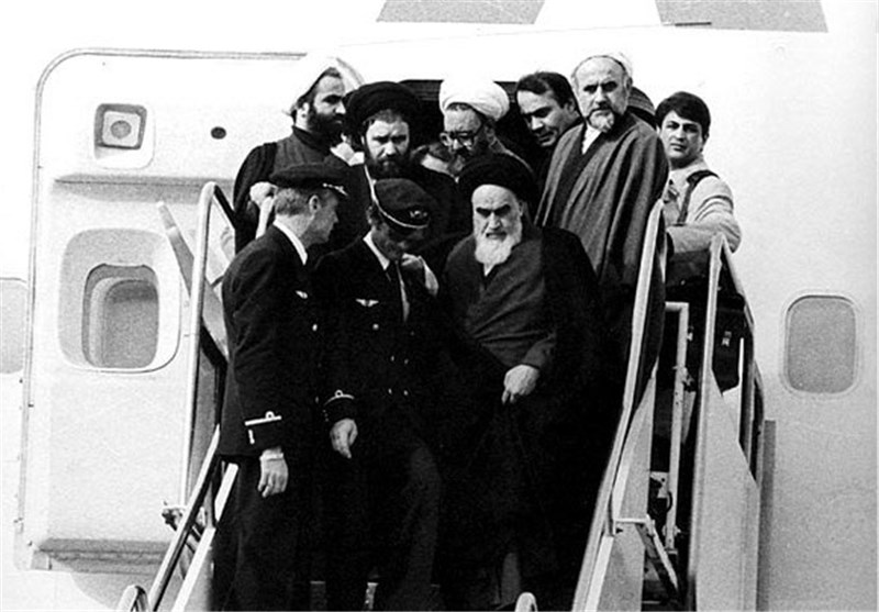 تصاویری زیبا از ورود امام خمینی به ایران و استقبال پر شور مردم 