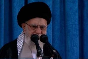 رهبر معظم انقلاب در حرم امام:  در قضیه هسته ای طرح آمریکا صد درصد ضد «ما می توانیم» است/ امروز در جهان غرب، انسان یک حرکتی را به سمت بیزاری از ارزشهای غربی می بیند؛ امام یک چنین انقلابی را به وجود آورد/ انقلاب اسلامی ایران دنیای غرب را غافلگیر کرد