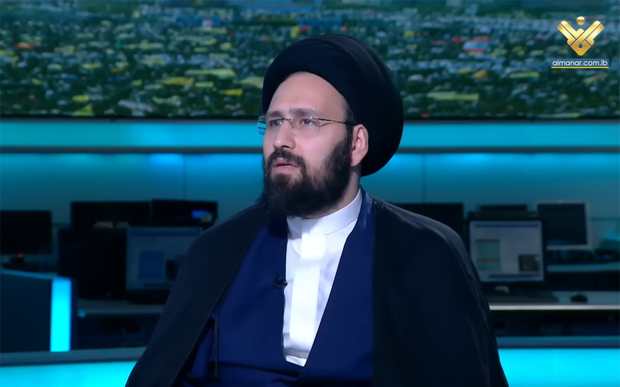 سید علی خمینی: «انقلاب زنده است»، یعنی مخالفان و معارضان شعاری بهتر از شعار ما ندارند/ پایه دین اسلام، سیاست است/ قصد ایران برای سلطه بر جبهه مقاومت، دروغ است