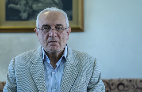سید محمود آذین، خلبان بازنشسته: رژه ۴۰ فروند بالگرد در قم، نمایشی باشکوه از اقتدار ارتش پس از انقلاب بود/ امام خمینی با درخواست تکرار رژه، اعتماد خود به هوانیروز را نشان دادند/ هوانیروز، بدون نیاز به کمک خارجی، توانایی های ارتش ایران را اثبات کرد