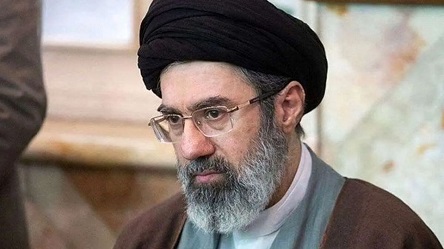 اعتماد به مسئولان صیانت از منافع ایران را تضمین می کند / انتقاد به عملکرد مسئولان نباید موجب شکست وحدت و انسجام اجتماعی شود / از اصولی ترین امور، اصرار بر اتحاد مقدّس در همه ی سطوح است / پرهیز از تفرقه و تنازع، اختلافات سیاسی وظیفه ی همگانی است