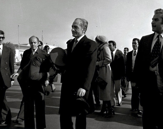 ماجرای تلاش فرح پهلوی برای کسب نیابت سلطنت در روزهای آخر و مخالفت شاه 