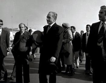 ماجرای تلاش فرح پهلوی برای کسب نیابت سلطنت در روزهای آخر و مخالفت شاه 