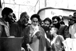امام خمینی: مردم در انتخابات آزادند و احتیاج به قیم ندارند