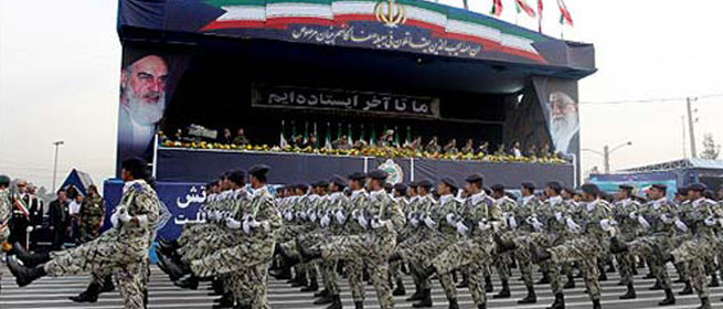 جایگاه مراسم برگزاری رژه و گرامیداشت روز ارتش در جوار حرم امام راحل آماده شد